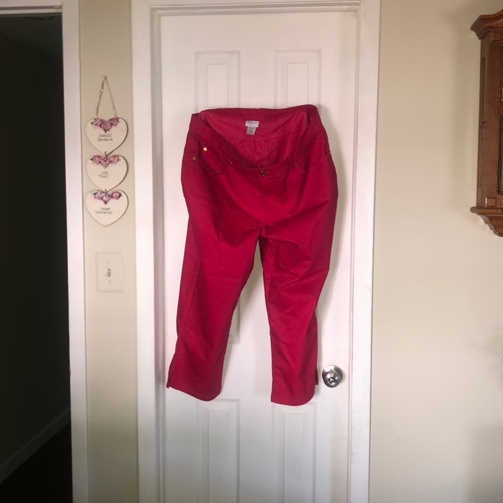 Capris byJaclyn Smith